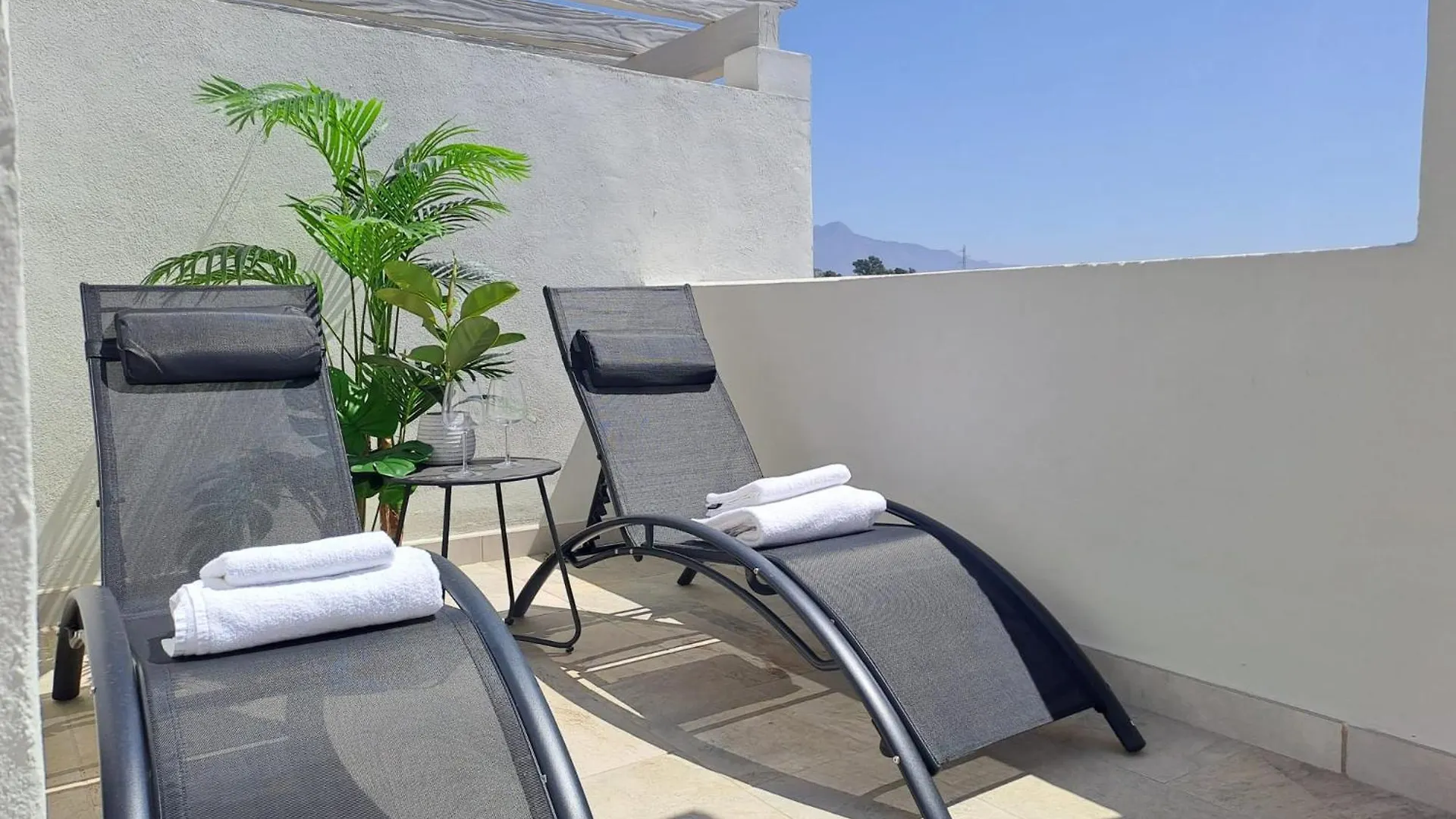 Noctua House Campanario Villa Estepona